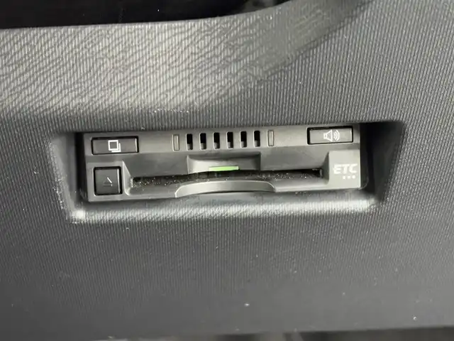 トヨタ アクア S 大分県 2019(令1)年 4.1万km クリアエメラルドパールクリスタルシャイン ・純正ナビ(CD/DVD/BT/SD)/・プリクラッシュセーフティ/・レーンキープアシスト/・コーナーセンサー/・前後ドライブレコーダー/・ETC/・ステアリングスイッチ/・オートハイビーム/・スマートキー/・プッシュスタートボタン/・スペアキー