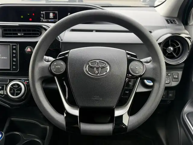 トヨタ アクア S 大分県 2019(令1)年 4.1万km クリアエメラルドパールクリスタルシャイン ・純正ナビ(CD/DVD/BT/SD)/・プリクラッシュセーフティ/・レーンキープアシスト/・コーナーセンサー/・前後ドライブレコーダー/・ETC/・ステアリングスイッチ/・オートハイビーム/・スマートキー/・プッシュスタートボタン/・スペアキー