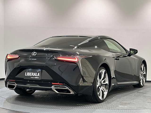 レクサス ＬＣ 500h Lパッケージ 新潟県 2017(平29)年 3.8万km グラファイトブラックガラスフレーク 8インチカラー液晶マルチインフォメーションディスプレイ/ナビ/フルセグTV/BT/カラーヘッドアップディスプレイ/レッドレザーシート /レーダークルーズコントロール/レーンキーピングアシスト/LSS+ /クリアランスソナー＆バックソナー/三眼LED /電動チルト&テレスコピックステアリング/ガラスパノラマルーフ/ブラインドスポットモニター /バックカメラ/ドライブレコーダー/2.0ETC /純正21インチAW/シートメモリー機能 /シートヒーター/ベンチレーション