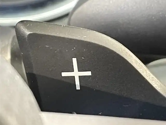 トヨタ カムリ WSレザーパッケージ 愛知県 2019(平31)年 6万km プラチナホワイトパールマイカ 純正８インチナビ/ＪＢＬプレミアムサウンドシステム/レーダークルーズコントロール/プリクラッシュセーフティ/ブラインドスポットモニター/クリアランスソナー/レーンディパーチャーアラート/先行車発進告知/ヘッドアップディスプレイ/パドルシフト/電動パーキングブレーキ/ブレーキホールド/レザーシート/シートヒーター/前後ドライブレコーダー/ビルトインＥＴＣ２．０/レーダー探知機【動作未確認】/AV100V1500Wコンセント/USB入力端子/アクセサリーソケット/ISOFIX/LEDヘッドライト/純正フロアマット/純正18インチアルミホイール