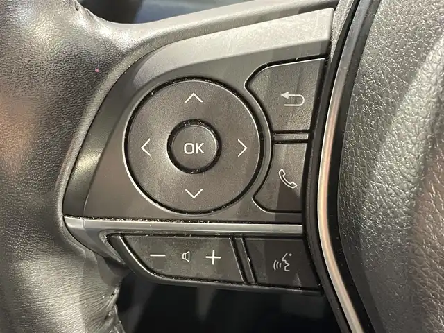 トヨタ カムリ WSレザーパッケージ 愛知県 2019(平31)年 6万km プラチナホワイトパールマイカ 純正８インチナビ/ＪＢＬプレミアムサウンドシステム/レーダークルーズコントロール/プリクラッシュセーフティ/ブラインドスポットモニター/クリアランスソナー/レーンディパーチャーアラート/先行車発進告知/ヘッドアップディスプレイ/パドルシフト/電動パーキングブレーキ/ブレーキホールド/レザーシート/シートヒーター/前後ドライブレコーダー/ビルトインＥＴＣ２．０/レーダー探知機【動作未確認】/AV100V1500Wコンセント/USB入力端子/アクセサリーソケット/ISOFIX/LEDヘッドライト/純正フロアマット/純正18インチアルミホイール