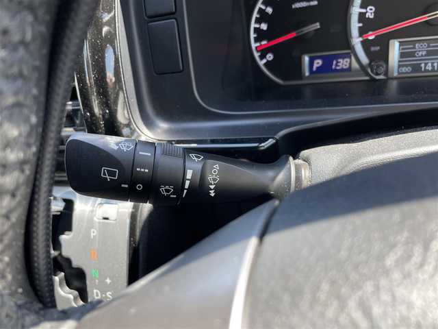 トヨタ ハイエース グランドキャビン 福岡県 2019(平31)年 1.5万km ブラック ・4列シート/・パワーステアリング/・パワーウインドウ/・スマートキー/・WAC/・ブルートゥース/・純正後席用モニター/・CDチェンジャー/・純正ETC2.0/・ウォークスルー/・純正フロアマット/・片側パワースライドドア/・ABS/・横滑り防止装置/・盗難防止装置/・オートライト