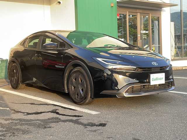 トヨタ プリウス U 京都府 2023(令5)年 0.9万km アティチュードブラックマイカ 純正ディスプレイオーディオ　Ｂｌｕｅｔｏｏｔｈオーディオ　アラウンドビューモニター　プリクラッシュセーフティ　レーダークルーズコントロール　ブラインドスポットモニター　ＬＥＤヘッドライト　禁煙車