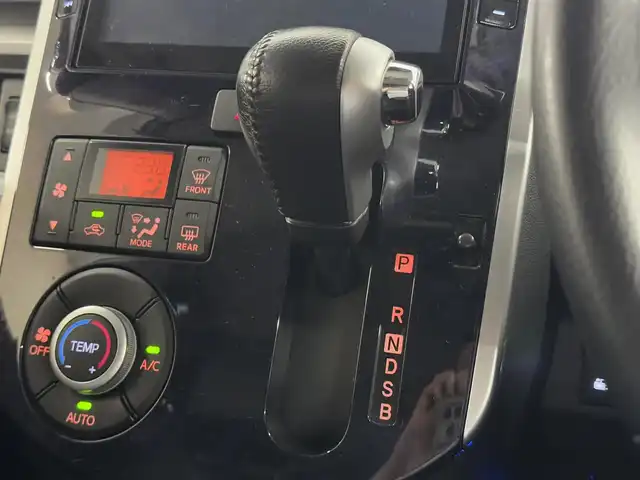 ダイハツ タント カスタム RS トップED SA Ⅲ 三重県 2018(平30)年 7万km パールホワイトⅢ ガソリン・ターボ/FF/インパネCVT/純正 8インチナビ カロッツェリア『サイバーナビ』 NSZP-X68D/（FM/AM/フルセグTV/CD/DVD/MSV/SD/USB/iPod/Bluetooth/HDMI/ドラレコ/Rear Cruise（後席モニター操作））/バックカメラ/両側パワースライドドア/ドライブレコーダー 前方（ナビ連動）/ETC/衝突回避支援システム スマートアシスト3/・衝突警報機能（対車両・対歩行者）/・衝突回避支援ブレーキ（対車両・対歩行者）/・車線逸脱警報機能/・誤発進抑制制御機能（前方・後方）/・コーナーセンサー（リヤ2個）/・SRS W（運転席・助手席）＆サイドエアバッグシステム/装備/・シートヒーター（D）/・オートエアコン/・オートライト/・オートハイビーム/・LED ヘッドランプ＋フロントフォグランプ/・ステアリングスイッチ/・電動格納ドアミラー/・シートカバー/・プッシュスタート/・スマートキーx2/・保/取/ナビ取/・社外16inAW