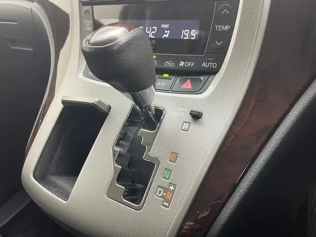 トヨタ アルファード 240S 茨城県 2014(平26)年 5.7万km ブラック 社外8型ナビ/バックカメラ/フルセグ/クリアランスソナー/両側電動スライドドア/ETC/社外革調シートカバー/純正18インチAW/スマートキー