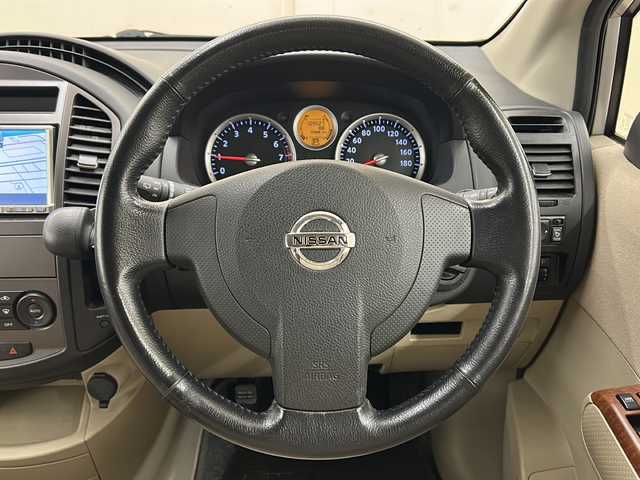 日産 ラフェスタ JOY G 道央・札幌 2010(平22)年 11万km ダイヤモンドシルバー /4WD//社外製メモリナビ　CN-MW200D//純正フルセグテレビ//バックカメラ//サンルーフ//純正ドアバイザー//片側パワースライドドア//ETC//社外AWスタッドレスタイヤ付き