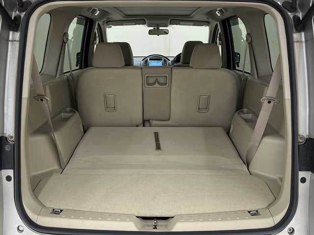 日産 ラフェスタ JOY G 道央・札幌 2010(平22)年 11万km ダイヤモンドシルバー /4WD//社外製メモリナビ　CN-MW200D//純正フルセグテレビ//バックカメラ//サンルーフ//純正ドアバイザー//片側パワースライドドア//ETC//社外AWスタッドレスタイヤ付き