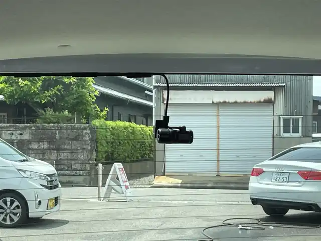 ホンダ Ｎ ＢＯＸ 愛知県 2024(令6)年 0.1万km プラチナホワイトパール ワンオーナー/メモリナビ/フルセグテレビ/バックカメラ/ホンダセンシング/クルーズコントロール/レーンキープアシスト/横滑り防止装置/衝突被害軽減システム/アイドリングストップ/プッシュスタート/前後純正ドライブレコーダー/前後コーナーセンサー/両側パワースライドドア/D＋N席シートヒーター/純正フロアマット/スマートキー/USB入力端子/電動格納式ミラー