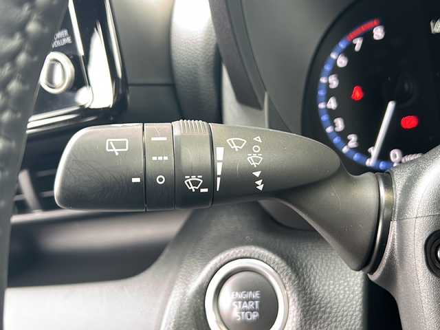 トヨタ ヤリスクロス Z アドベンチャー 静岡県 2023(令5)年 2.7万km ブラックマイカ 【主要装備】/純正ディスプレイオーディオ　/アラウンドビューモニター　/ハンズフリーパワーバックドア　/ブラインドスポットビューモニター　/ハーフレザーシート　/シートヒーター　/プッシュスタート　/スマートキー　/ドラレコ/ETC/純正18インチアルミホイール/ステアリングヒーター/ステアリングスイッチ/電動パーキングブレーキ/衝突軽減ブレーキ/オートマチックハイビーム