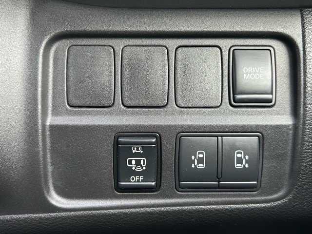 日産 セレナ e－パワー ハイウェイスター V 千葉県 2020(令2)年 2.6万km マルーンレッド 純正ナビ/Bluetooth/CD/DVD/両側パワースライドドア/ハンズフリーパワースライドドア/フリップダウンモニター/アラウンドビューモニター/プロパイロット/インテリジェントパーキングアシスト/エマージェンシーブレーキ/速度標識認識機能/道路標識認識機能/ドライブレコーダー/ETC/ウォークスルー/プッシュスタート/ステアリングスイッチ/スペアキー×１/純正フロアマット/純正アルミホイール