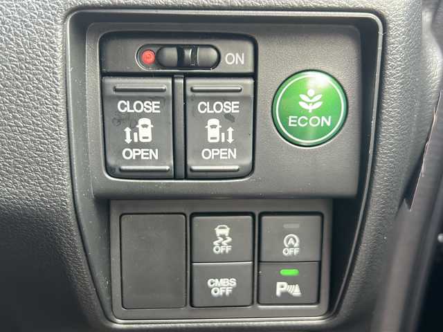 ホンダ オデッセイ アブソルート EX 茨城県 2013(平25)年 5.8万km プレミアムヴィーナスブラックP CMBS（衝突軽減ブレーキ）/純正フリップダウンモニター/純正ナビ/　　CD/DVD/BT/フルセグ/マルチビューカメラシステム/両側パワースライドドア/アダプティブクルーズコントロール/LEDオートライト/ハーフレザーシート/純正18インチアルミホイール/パドルシフト/アイドリングストップ/オットマン/スマートキー/ETC