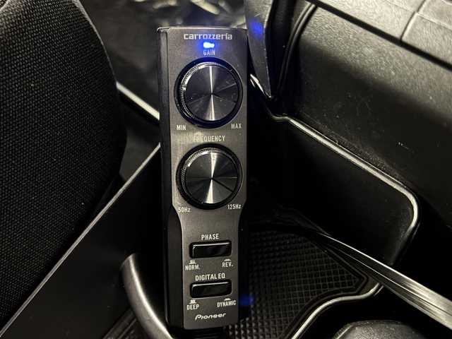 スズキ ジムニー シエラ JC 埼玉県 2022(令4)年 3.3万km ジャングルグリーン ＨＫＳマフラー　社外グリル・サス・タワーバー・リアピラーバー・ステアリングダンパー・ホイール　アルパイン９型ナビ　バックカメラ　ＴＶ　ＢＴ　アルパイン液晶ミラー　シートヒーター　クルコン