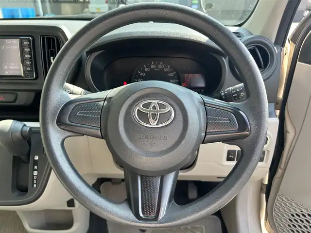 トヨタ パッソ X Lパッケージ S 滋賀県 2018(平30)年 6.2万km キナコメタリック 禁煙車/純正ナビ/【Bluetooth/フルセグTV/CD】/ETC/スマートアシスト3/・衝突警報機能/・衝突回避支援ブレーキ/・誤発進抑制制御機能/・車線逸脱警報機能/・オートハイビーム/・先行車発進お知らせ機能/コーナーセンサー/オートライト/スマートキー/アイドリングストップ/電動格納ミラー/純正フロアマット/ドアバイザー
