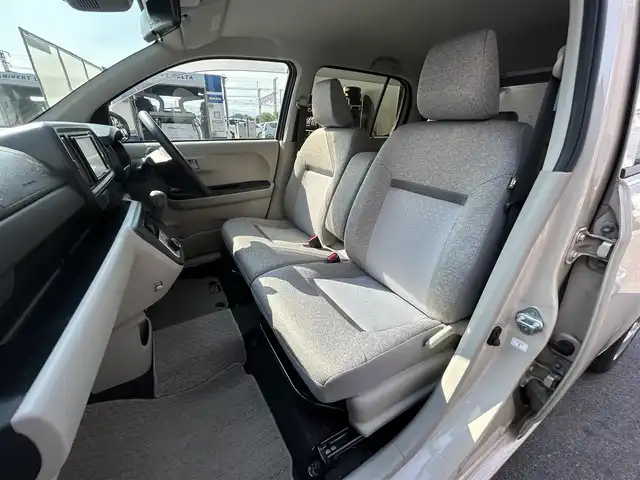 トヨタ パッソ X Lパッケージ S 滋賀県 2018(平30)年 6.2万km キナコメタリック 禁煙車/純正ナビ/【Bluetooth/フルセグTV/CD】/ETC/スマートアシスト3/・衝突警報機能/・衝突回避支援ブレーキ/・誤発進抑制制御機能/・車線逸脱警報機能/・オートハイビーム/・先行車発進お知らせ機能/コーナーセンサー/オートライト/スマートキー/アイドリングストップ/電動格納ミラー/純正フロアマット/ドアバイザー