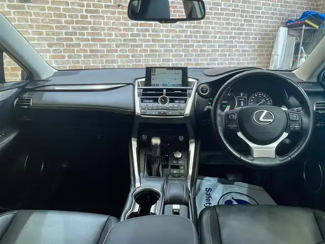 レクサス ＮＸ 300h Iパッケージ 岩手県 2015(平27)年 4.8万km ソニッククォーツ ４WD/寒冷地仕様/レーダークルーズコントロール/プリクラッシュセーフティ/レーンディパーチャーアラート/オートマチックハイビーム/オートブレーキホールド/横滑り防止装置/クリアランスソナー/パドルシフト/ヘッドアップディスプレイ/L-texシート/パワーシート/シートヒーター/ステアリングヒーター/AC100V100Wアクセサリーコンセント/純正ナビ/（CD/DVD/Blu-rayDisc/フルセグ/microSD/AUX/USB/Bluetooth）/ステアリングスイッチ/バックカメラ/ETC2.0/LEDヘッドランプ/純正17インチアルミホイール