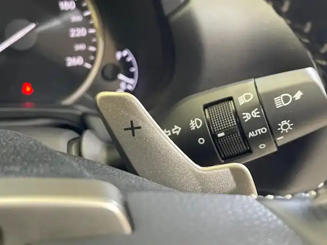 レクサス ＮＸ 300h Iパッケージ 岩手県 2015(平27)年 4.8万km ソニッククォーツ ４WD/寒冷地仕様/レーダークルーズコントロール/プリクラッシュセーフティ/レーンディパーチャーアラート/オートマチックハイビーム/オートブレーキホールド/横滑り防止装置/クリアランスソナー/パドルシフト/ヘッドアップディスプレイ/L-texシート/パワーシート/シートヒーター/ステアリングヒーター/AC100V100Wアクセサリーコンセント/純正ナビ/（CD/DVD/Blu-rayDisc/フルセグ/microSD/AUX/USB/Bluetooth）/ステアリングスイッチ/バックカメラ/ETC2.0/LEDヘッドランプ/純正17インチアルミホイール