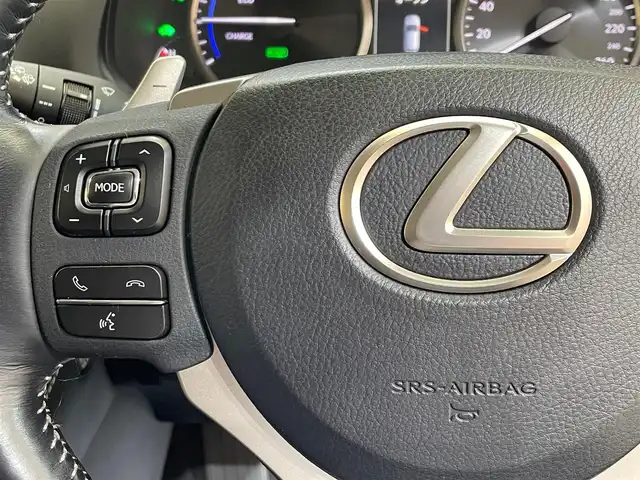 レクサス ＮＸ 300h Iパッケージ 岩手県 2015(平27)年 4.8万km ソニッククォーツ ４WD/寒冷地仕様/レーダークルーズコントロール/プリクラッシュセーフティ/レーンディパーチャーアラート/オートマチックハイビーム/オートブレーキホールド/横滑り防止装置/クリアランスソナー/パドルシフト/ヘッドアップディスプレイ/L-texシート/パワーシート/シートヒーター/ステアリングヒーター/AC100V100Wアクセサリーコンセント/純正ナビ/（CD/DVD/Blu-rayDisc/フルセグ/microSD/AUX/USB/Bluetooth）/ステアリングスイッチ/バックカメラ/ETC2.0/LEDヘッドランプ/純正17インチアルミホイール