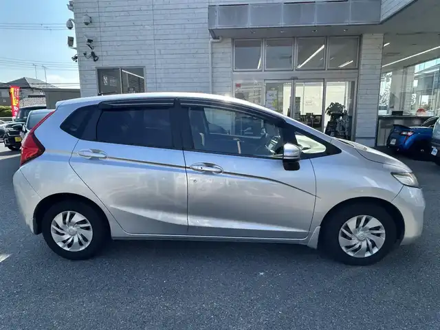 ホンダ フィット 13G Fパッケージ 奈良県 2013(平25)年 3.8万km アラバスターシルバーメタリック 純正ナビ/純正マット/ドアバイザー/スペアキー/取扱説明書/フルフラット/スマートキー/ABS