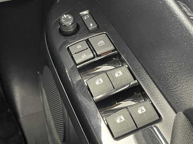 トヨタ ハイラックス Z 茨城県 2022(令4)年 1万km アティチュードブラックマイカ 純正ナビ/バックカメラ/フルセグ/トノカバー/ベッドライナー/衝突被害軽減ブレーキ/車線逸脱抑制装置/レーダークルーズコントロール/クリアランスソナー/ETC/純正17インチAW/LEDヘッドライト/スマートキー