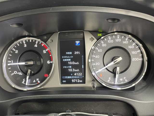 トヨタ ハイラックス Z 茨城県 2022(令4)年 1万km アティチュードブラックマイカ 純正ナビ/バックカメラ/フルセグ/トノカバー/ベッドライナー/衝突被害軽減ブレーキ/車線逸脱抑制装置/レーダークルーズコントロール/クリアランスソナー/ETC/純正17インチAW/LEDヘッドライト/スマートキー