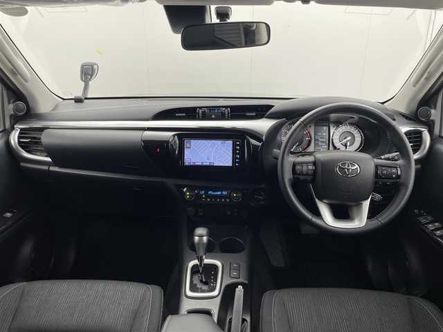 トヨタ ハイラックス Z 茨城県 2022(令4)年 1.1万km アティチュードブラックマイカ 純正ナビ/バックカメラ/フルセグ/トノカバー/ベッドライナー/衝突被害軽減ブレーキ/車線逸脱抑制装置/レーダークルーズコントロール/クリアランスソナー/ETC/純正17インチAW/LEDヘッドライト/スマートキー