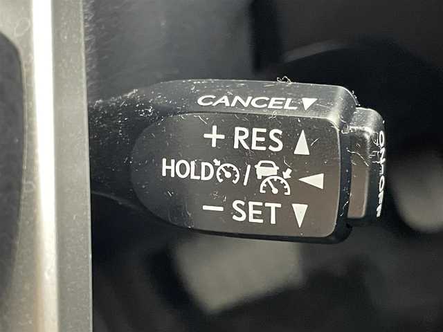 トヨタ ハイラックス Z 茨城県 2022(令4)年 1.1万km アティチュードブラックマイカ 純正ナビ/バックカメラ/フルセグ/トノカバー/ベッドライナー/衝突被害軽減ブレーキ/車線逸脱抑制装置/レーダークルーズコントロール/クリアランスソナー/ETC/純正17インチAW/LEDヘッドライト/スマートキー