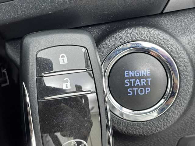 トヨタ ハイラックス Z 茨城県 2022(令4)年 1.1万km アティチュードブラックマイカ 純正ナビ/バックカメラ/フルセグ/トノカバー/ベッドライナー/衝突被害軽減ブレーキ/車線逸脱抑制装置/レーダークルーズコントロール/クリアランスソナー/ETC/純正17インチAW/LEDヘッドライト/スマートキー