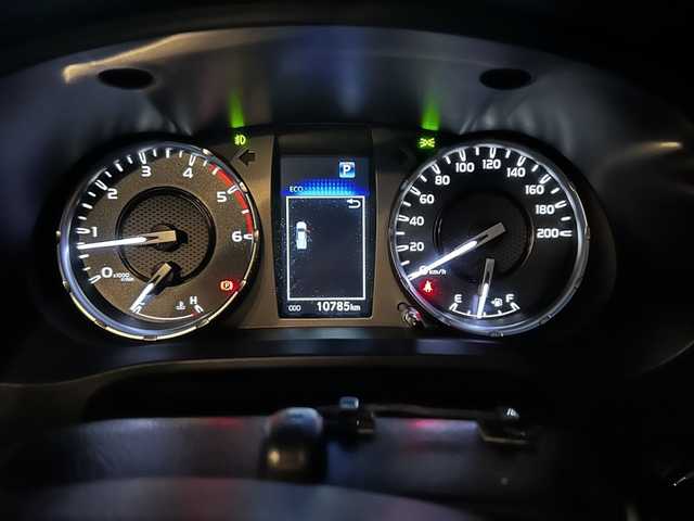 トヨタ ハイラックス Z 茨城県 2022(令4)年 1.1万km アティチュードブラックマイカ 純正ナビ/バックカメラ/フルセグ/トノカバー/ベッドライナー/衝突被害軽減ブレーキ/車線逸脱抑制装置/レーダークルーズコントロール/クリアランスソナー/ETC/純正17インチAW/LEDヘッドライト/スマートキー