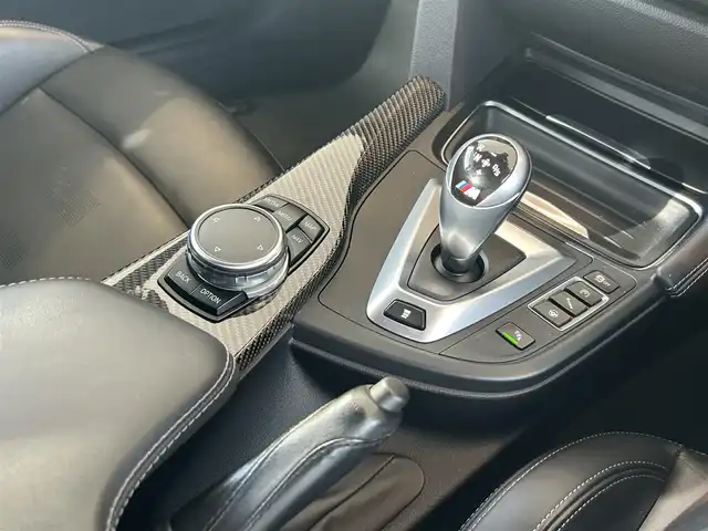 ＢＭＷ Ｍ４ 茨城県 2016(平28)年 5.3万km アルピンホワイトⅢ アンビエントライト/パドルシフト/レーンチェンジウォーニング/Fドラレコ/レーダー探知器/コンフォートA/iDriveナビ/コンペティションパッケージ/-エンジン最高出力３３１ｋW（４５０ｐｓ）/　専用セッティング/　-アダプティブＭサスペンション/　-ＤＳＣ/　-アクティブＭディファレンシャル/-ハイグロスブラック仕上げキドニーグリル/-20インチアルミ/-Ｍスポーツエキゾーストシステム/-専用軽量Ｍスポーツシート