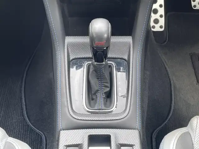 スバル レヴォーグ 2．0GT－S アイサイト 秋田県 2016(平28)年 11.6万km クリスタルホワイトP (株)IDOMが運営する【じしゃロン秋田店】の自社ローン専用車両になりますこちらは現金またはオートローンご利用時の価格です。自社ローンご希望の方は別途その旨お申付け下さい/アドバンスドセーフティパッケージ/アイサイトver.3/STiフロントアンダースポイラー/STiサイドアンダースポイラー/STiリアサイドアンダースポイラー/STiリアアンダースポイラー/STiルーフエンドスポイラー/社外オーディオ【CD/USB/AUX】/レザーシート/社外18インチアルミホイール/LEDヘッドライト/パワーシート【運転席/助手席】/シートヒーター【運転席/助手席】/純正フロアマット/スペアキー×1