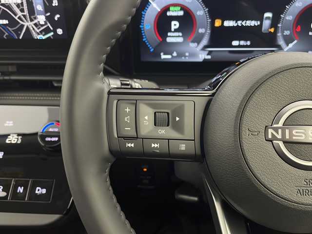日産 セレナ e－パワー ハイウェイスター V 栃木県 2025(令7)年 0.1千km 白 純正12.3型ナビ（AM/FM/BT/USB/HDMI/フルセグ）/衝突被害軽減システム/純正後席モニター/全方位カメラ/両側パワースライドドア/デジタルインナーミラー/オートホールド付電子パーキング/ブラインドスポットモニター/レーダークルーズコントロール/レーンキープアシスト/コーナーセンサー/ETC/横滑り防止装置/アイドリングストップ/純正アルミホイール/オートLEDライト/オートマチックハイビーム/革巻きステアリング/ステアリングスイッチ