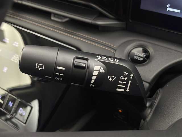 日産 セレナ e－パワー ハイウェイスター V 栃木県 2025(令7)年 0.1千km 白 純正12.3型ナビ（AM/FM/BT/USB/HDMI/フルセグ）/衝突被害軽減システム/純正後席モニター/全方位カメラ/両側パワースライドドア/デジタルインナーミラー/オートホールド付電子パーキング/ブラインドスポットモニター/レーダークルーズコントロール/レーンキープアシスト/コーナーセンサー/ETC/横滑り防止装置/アイドリングストップ/純正アルミホイール/オートLEDライト/オートマチックハイビーム/革巻きステアリング/ステアリングスイッチ