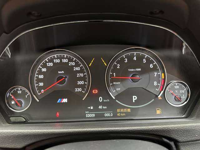 ＢＭＷ Ｍ４ クーペ 千葉県 2015(平27)年 5.3万km アルピンホワイトⅢ 赤革シート　/クルーズコントロール　/HUD　/ナビ　/TV　/Bカメラ　/Bluetooth接続　/電動シート　/シートH　/コンフォートアクセス　/PDC　/LEDライト　/衝突軽減B　/LAK　/ETC　/カーボンFリップスポイラー /トランクスポイラー