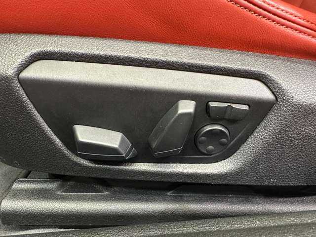 ＢＭＷ Ｍ４ クーペ 千葉県 2015(平27)年 5.3万km アルピンホワイトⅢ 赤革シート　/クルーズコントロール　/HUD　/ナビ　/TV　/Bカメラ　/Bluetooth接続　/電動シート　/シートH　/コンフォートアクセス　/PDC　/LEDライト　/衝突軽減B　/LAK　/ETC　/カーボンFリップスポイラー /トランクスポイラー
