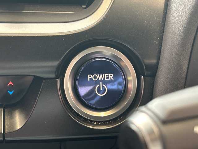 レクサス ＵＸ 250h バージョンC 埼玉県 2019(平31)年 5.6万km ソニッククォーツ プリクラッシュセーフティ/純正10.3インチメモリナビ/　CD/DVD/BT/フルセグ/全方位カメラ/レーダークルーズコントロール/LEDヘッドライト/革シート/シートヒーター/パワーシート/シートメモリー/ブラインドスポットモニター/純正17インチアルミホイール/ステアリングヒーター/ステアリングスイッチ/純正ETC2.0