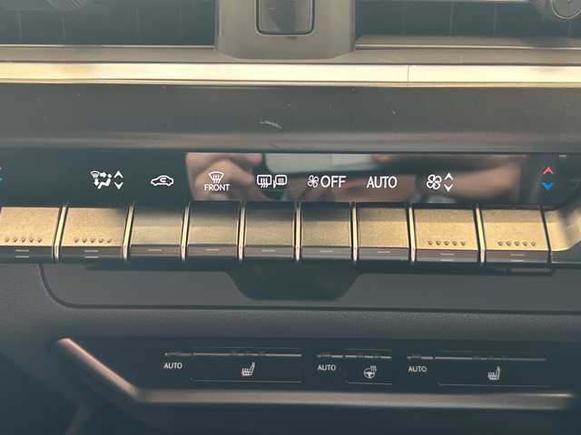 レクサス ＵＸ 250h バージョンC 埼玉県 2019(平31)年 5.6万km ソニッククォーツ プリクラッシュセーフティ/純正10.3インチメモリナビ/　CD/DVD/BT/フルセグ/全方位カメラ/レーダークルーズコントロール/LEDヘッドライト/革シート/シートヒーター/パワーシート/シートメモリー/ブラインドスポットモニター/純正17インチアルミホイール/ステアリングヒーター/ステアリングスイッチ/純正ETC2.0