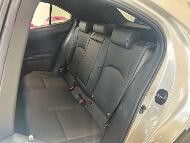 レクサス ＵＸ 250h バージョンC 埼玉県 2019(平31)年 5.6万km ソニッククォーツ プリクラッシュセーフティ/純正10.3インチメモリナビ/　CD/DVD/BT/フルセグ/全方位カメラ/レーダークルーズコントロール/LEDヘッドライト/革シート/シートヒーター/パワーシート/シートメモリー/ブラインドスポットモニター/純正17インチアルミホイール/ステアリングヒーター/ステアリングスイッチ/純正ETC2.0