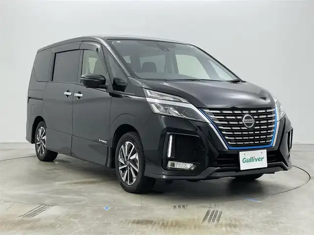 日産 セレナ e－パワー ハイウェイスター V 岡山県 2020(令2)年 6.8万km ダイヤモンドブラック 純正10インチナビ/・FM/AM/Bluetooth/フルセグ/CD/DVD/セーフティパックA/・インテリジェントアラウンドビューモニター/・インテリジェントパーキアシスト/・踏み間違い防止/プロパイロット/コーナーセンサー/エマージェンシーブレーキ/車線逸脱警報/BSM/前後ドライブレコーダー/ビルトインETC/社外レーダー/両側パワースライドドア/オートブレーキホールド/LEDヘッドライト/純正フロアマット/純正16インイアルミ/ドアバイザー