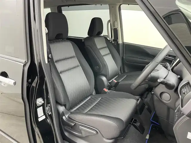 日産 セレナ e－パワー ハイウェイスター V 岡山県 2020(令2)年 6.8万km ダイヤモンドブラック 純正10インチナビ/・FM/AM/Bluetooth/フルセグ/CD/DVD/セーフティパックA/・インテリジェントアラウンドビューモニター/・インテリジェントパーキアシスト/・踏み間違い防止/プロパイロット/コーナーセンサー/エマージェンシーブレーキ/車線逸脱警報/BSM/前後ドライブレコーダー/ビルトインETC/社外レーダー/両側パワースライドドア/オートブレーキホールド/LEDヘッドライト/純正フロアマット/純正16インイアルミ/ドアバイザー