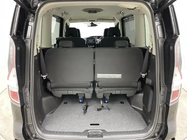 日産 セレナ e－パワー ハイウェイスター V 岡山県 2020(令2)年 6.8万km ダイヤモンドブラック 純正10インチナビ/・FM/AM/Bluetooth/フルセグ/CD/DVD/セーフティパックA/・インテリジェントアラウンドビューモニター/・インテリジェントパーキアシスト/・踏み間違い防止/プロパイロット/コーナーセンサー/エマージェンシーブレーキ/車線逸脱警報/BSM/前後ドライブレコーダー/ビルトインETC/社外レーダー/両側パワースライドドア/オートブレーキホールド/LEDヘッドライト/純正フロアマット/純正16インイアルミ/ドアバイザー