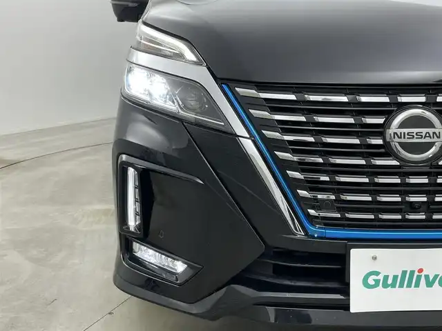 日産 セレナ e－パワー ハイウェイスター V 岡山県 2020(令2)年 6.8万km ダイヤモンドブラック 純正10インチナビ/・FM/AM/Bluetooth/フルセグ/CD/DVD/セーフティパックA/・インテリジェントアラウンドビューモニター/・インテリジェントパーキアシスト/・踏み間違い防止/プロパイロット/コーナーセンサー/エマージェンシーブレーキ/車線逸脱警報/BSM/前後ドライブレコーダー/ビルトインETC/社外レーダー/両側パワースライドドア/オートブレーキホールド/LEDヘッドライト/純正フロアマット/純正16インイアルミ/ドアバイザー