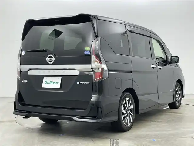 日産 セレナ e－パワー ハイウェイスター V 岡山県 2020(令2)年 6.8万km ダイヤモンドブラック 純正10インチナビ/・FM/AM/Bluetooth/フルセグ/CD/DVD/セーフティパックA/・インテリジェントアラウンドビューモニター/・インテリジェントパーキアシスト/・踏み間違い防止/プロパイロット/コーナーセンサー/エマージェンシーブレーキ/車線逸脱警報/BSM/前後ドライブレコーダー/ビルトインETC/社外レーダー/両側パワースライドドア/オートブレーキホールド/LEDヘッドライト/純正フロアマット/純正16インイアルミ/ドアバイザー
