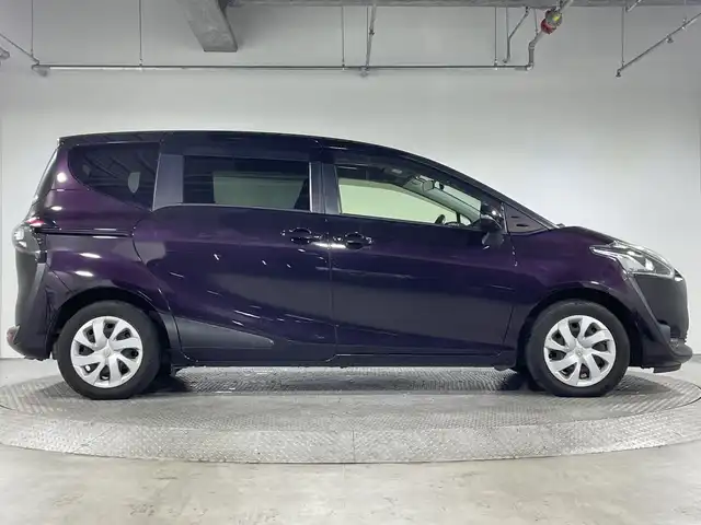 トヨタ シエンタ G クエロ 神奈川県 2018(平30)年 6.3万km ワイン 社外7型SDナビゲーション【CN-RE04WD】/CD DVD Bluetooth フルセグ/バックカメラ/両側パワースライドドア/トヨタセーフティーセンス/プリクラッシュセーフティ/レーンディパーチャーアラート/ETC/プッシュスタート/革巻きステアリング/ステアリングスイッチ/ハーフレザー/前後ドライブレコーダー/純正フロアマット/オートライト/オートマチックハイビーム/LEDヘッドライト/フォグランプ/電動格納ミラー/スマートキー