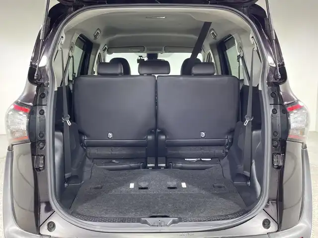 トヨタ シエンタ G クエロ 神奈川県 2018(平30)年 6.3万km ワイン 社外7型SDナビゲーション【CN-RE04WD】/CD DVD Bluetooth フルセグ/バックカメラ/両側パワースライドドア/トヨタセーフティーセンス/プリクラッシュセーフティ/レーンディパーチャーアラート/ETC/プッシュスタート/革巻きステアリング/ステアリングスイッチ/ハーフレザー/前後ドライブレコーダー/純正フロアマット/オートライト/オートマチックハイビーム/LEDヘッドライト/フォグランプ/電動格納ミラー/スマートキー