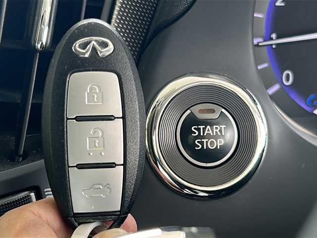 日産 スカイライン ハイブリッド 350GT Type SP 岐阜県 2016(平28)年 5.6万km スーパーブラック /NissanConnectツインディスプレイナビ/(フルセグTV/BT/DISC/USB)//本革シート/(前席パワーシート)/(前席シートヒーター)/(D席シートメモリー)//レーダークルーズコントロール//アラウンドビューモニター//コーナーセンサー//前後ドライブレコーダー//車線逸脱防止支援システム//車線逸脱警報//後側方衝突防止支援システム//後側方車両検知警報//後退時衝突防止支援システム//前方衝突予測警報//エマージェンシーブレーキ//パドルシフト//スマートキー//スペアキーx1//フロアマット