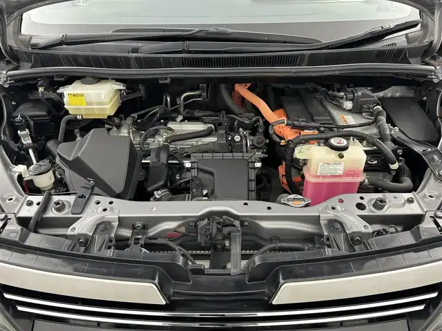 トヨタ ヴォクシー ハイブリッド ZS 煌Ⅱ 千葉県 2017(平29)年 2.9万km アイスチタニウムマイカメタリック 禁煙車/ワンオーナー/トヨタセーフティセンス/・先行車発進お知らせシステム/・レーンディパーチャーアラート/・クリアランスソナー/両側電動ドア/純正７インチメモリナビ/・型番：NSZT-W66T/・CD/DVD/Bluetooth/フルセグTV/・バックカメラ/・ビルトインETC２.０/革巻きステアリング/・ステアリングスイッチ/左右独立エアコン/社外フロアマット/純正１６インチAW/オートライト/・オートマチックハイビーム/・LEDヘッドライト/・LEDフォグランプ