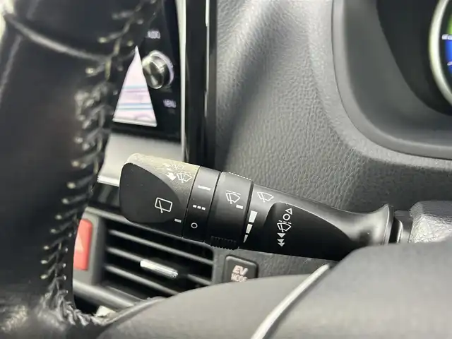 トヨタ ヴォクシー ハイブリッド ZS 煌Ⅱ 千葉県 2017(平29)年 2.9万km アイスチタニウムマイカメタリック 禁煙車/ワンオーナー/トヨタセーフティセンス/・先行車発進お知らせシステム/・レーンディパーチャーアラート/・クリアランスソナー/両側電動ドア/純正７インチメモリナビ/・型番：NSZT-W66T/・CD/DVD/Bluetooth/フルセグTV/・バックカメラ/・ビルトインETC２.０/革巻きステアリング/・ステアリングスイッチ/左右独立エアコン/社外フロアマット/純正１６インチAW/オートライト/・オートマチックハイビーム/・LEDヘッドライト/・LEDフォグランプ