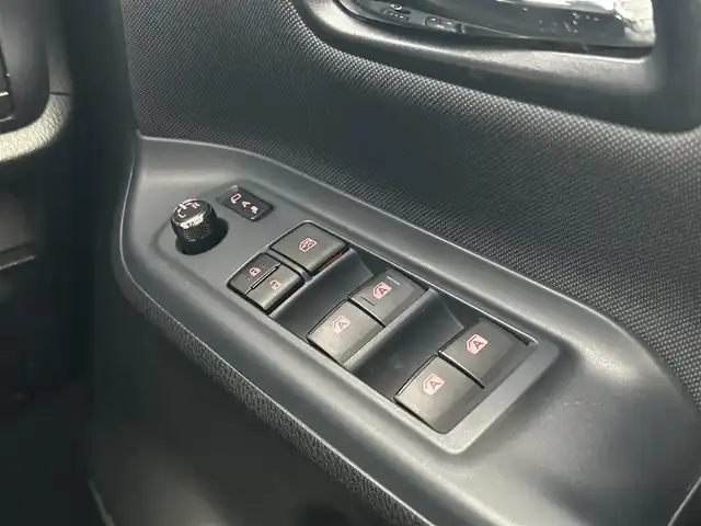 トヨタ ヴォクシー ハイブリッド ZS 煌Ⅱ 千葉県 2017(平29)年 2.9万km アイスチタニウムマイカメタリック 禁煙車/ワンオーナー/トヨタセーフティセンス/・先行車発進お知らせシステム/・レーンディパーチャーアラート/・クリアランスソナー/両側電動ドア/純正７インチメモリナビ/・型番：NSZT-W66T/・CD/DVD/Bluetooth/フルセグTV/・バックカメラ/・ビルトインETC２.０/革巻きステアリング/・ステアリングスイッチ/左右独立エアコン/社外フロアマット/純正１６インチAW/オートライト/・オートマチックハイビーム/・LEDヘッドライト/・LEDフォグランプ