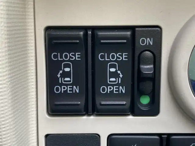 ダイハツ ムーヴ キャンバス G ブラックインテリア リミテッド SAⅢ 静岡県 2019(平31)年 9.9万km スムースグレーマイカメタリック/ブラックマイカメタリック 2トーン (株)IDOMが運営する【じしゃロン焼津店】の自社ローン専用車両になります。こちらは現金またはオートローンご利用時の価格です。自社ローンご希望の方は別途その旨お申付け下さい/純正SDナビ/（フルセグTV/Bluetoth接続/CD/DVD/ミュージックサーバー）/両側パワースライドドア/３６０°カメラ/衝突軽減ブレーキ/LEDヘッドライト/オートライト/オートハイビーム/プッシュスタート＆スマートキー