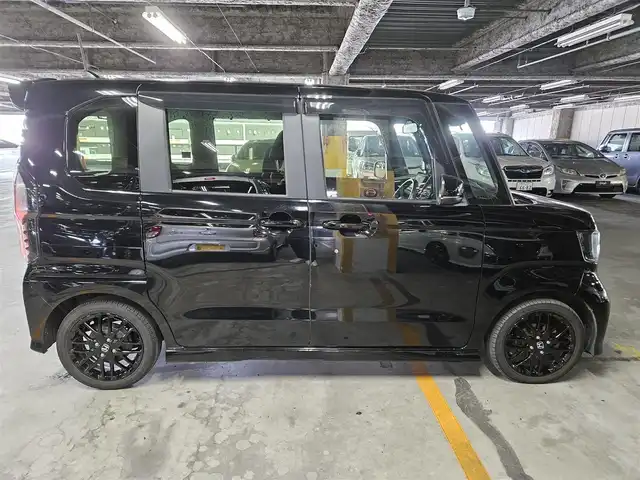 ホンダ Ｎ ＢＯＸ カスタム L ターボ スタイル+ブラック 宮崎県 2022(令4)年 6.8万km クリスタルブラックパール カロッツェリア8型ナビ/フルセグTV/両側パワースライドドア/バックカメラ/ドライブレコーダー/アダプティブクルーズコントロール/ホンダセンシング/・衝突被害軽減ブレーキ/・車線逸脱防止支援/・前後誤発進抑制/・オートハイビーム/ターボ/LEDヘッドランプ/革巻きステアリング/パドルシフト/ハーフレザーシート/前席シートヒーター/純正15インチアルミホイール/スマートキー/プッシュエンジンスタート/禁煙車